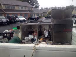 Best Retail Junk Removal  in Lewistown, IL