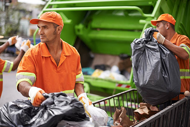 Best Construction Debris Removal  in Lewistown, IL
